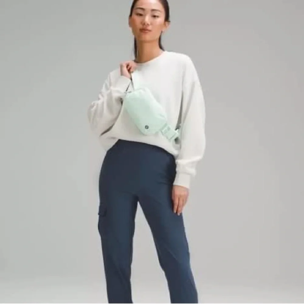 NWT! New! Rare! Lululemon Everywhere Belt Bag 1L Mint Green Tiffany Blue Pastel - Picture 7 of 10